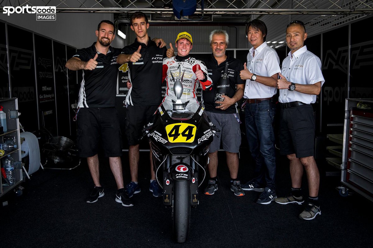 ODEND44L's tweet image. My team 😊👍🏻🏁🏆 #NTS #SportsCode #GeoTechnology #FIM #CEV #Moto2