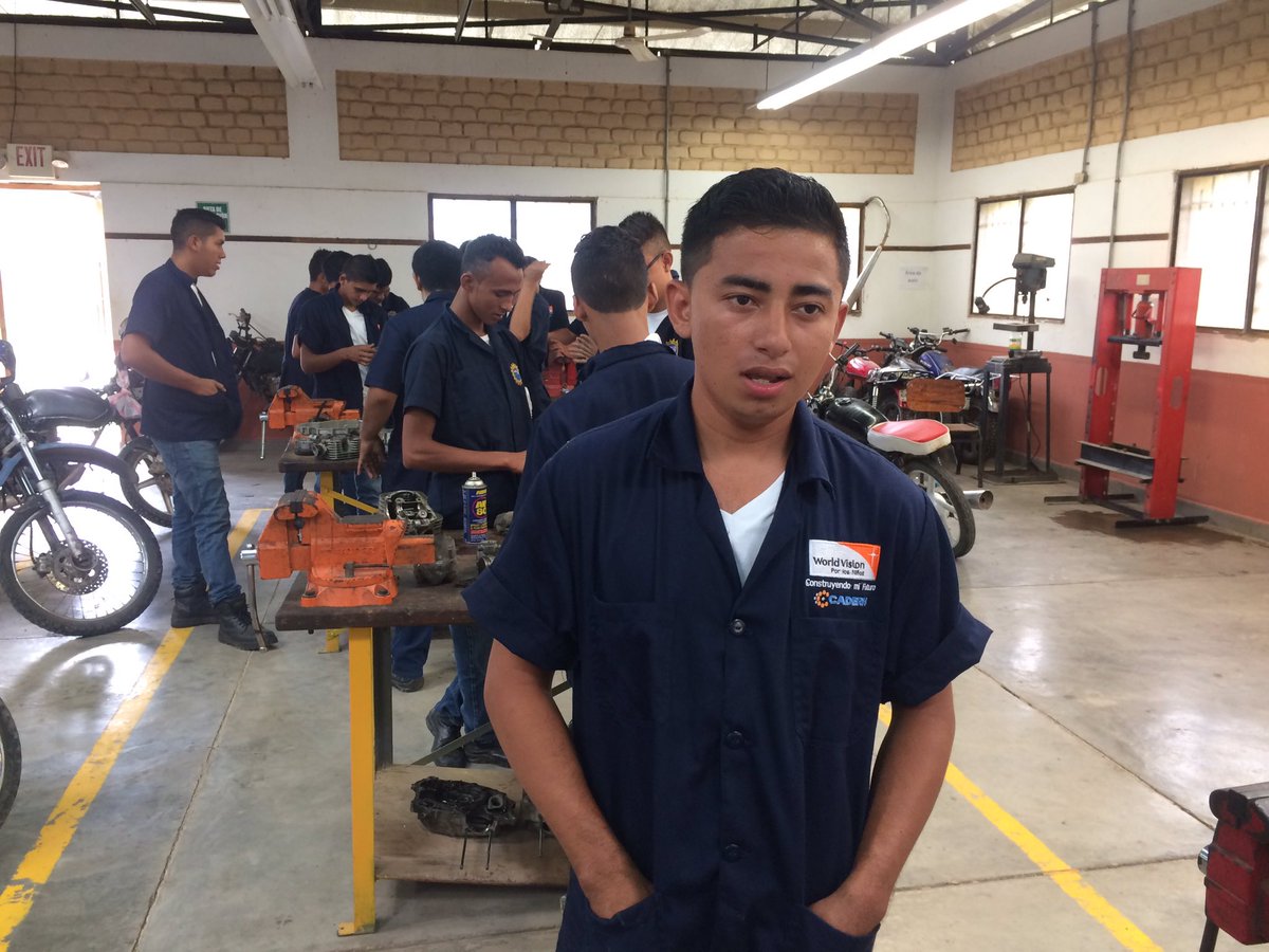 ceveua's tweet photo. Jóvenes del curso Reparador de motocicletas. https://t.co/JZ1fFAKfrT