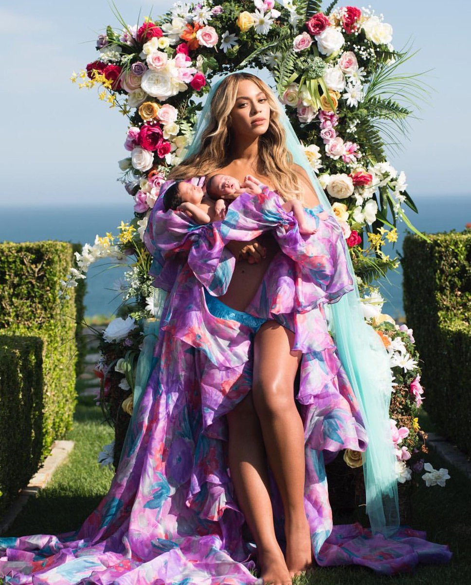 Mixably's tweet image. Beyoncé beyoncing with Sir and Rumi Carter is almost all you need today! #onemonth