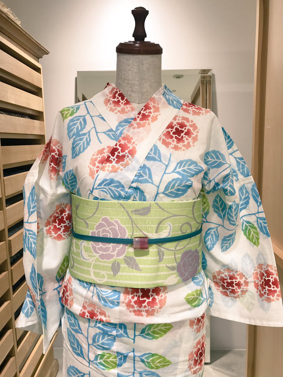 大塚呉服店 新宿 Ar Twitter Phro Flo 浴衣 すっきり白地に紫陽花柄浴衣 葉っぱの緑に合わせて帯周りも緑で統一しました トーンの違う緑の帯締めで全体を引き締めています 大塚呉服店 ルミネ新宿 浴衣 Phro Flo