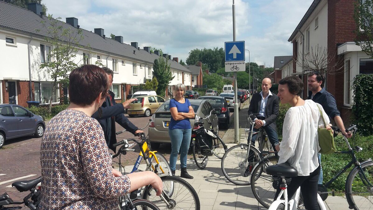 Werkbezoek <a href="/provgelderland/">Provincie Gelderland</a> en @vivare_! Gekeken naar leefbaarheid stad en ontwikkeling middenhuur <a href="/arnhem/">arnhem</a>! Dank <a href="/JanMarkink/">Jan Markink</a> en <a href="/FSchrijvers/">Floris Schrijvers</a>!