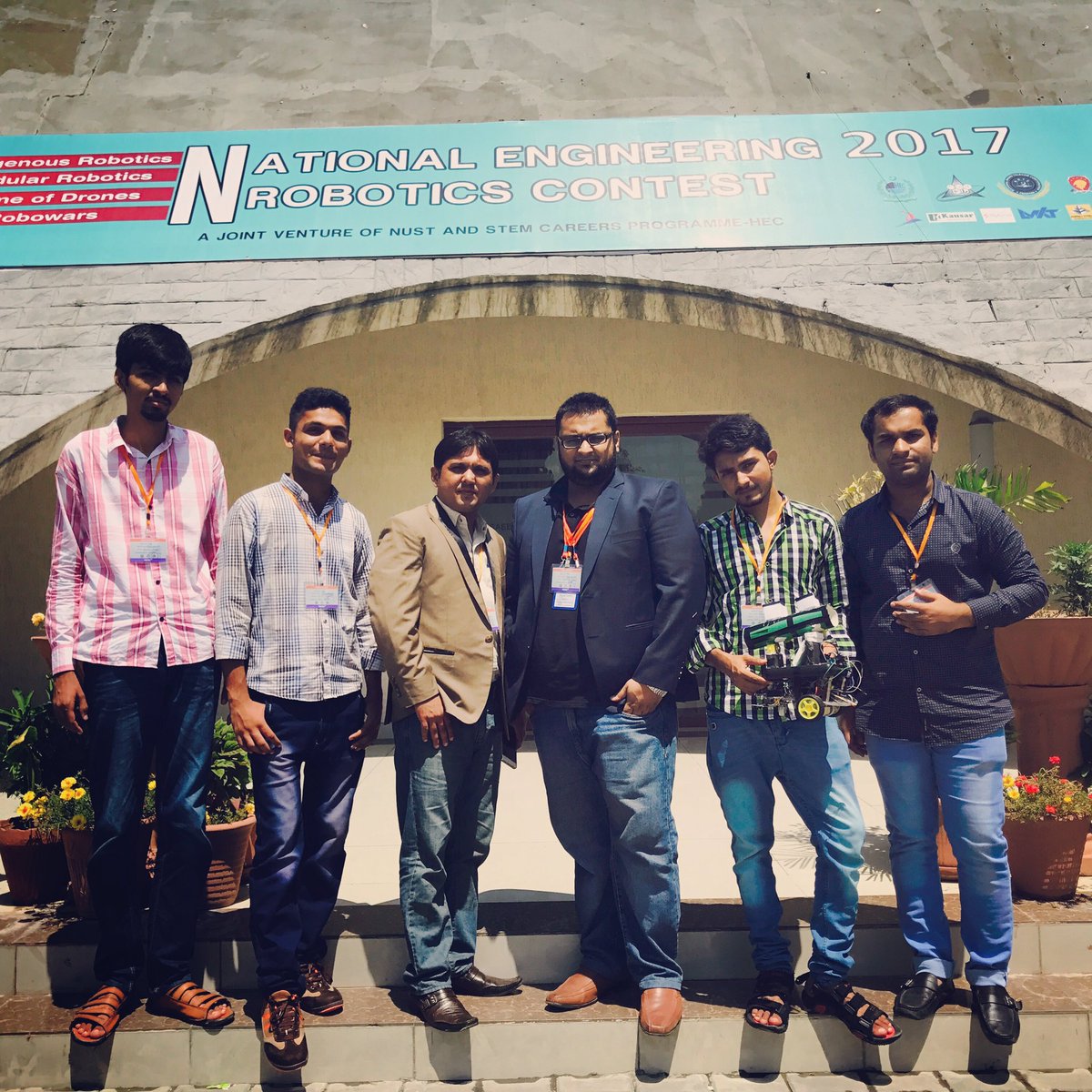 STEMVisions's tweet photo. @STEMVisions manatees have participated in @EME_NERC #linefollowrobot #STEMed #STEM #faisalabad #pakistan #stemedu https://t.co/NPi8z1AQiI