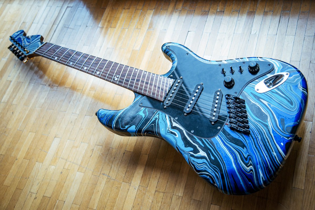 _Traq's tweet photo. finished building this guitar just in time for the CERN #Hardronic festival. Playing at 17:45 with Fuzzy Dunlop and 19:15 with Miss Proper https://t.co/DYZhHbWmI4