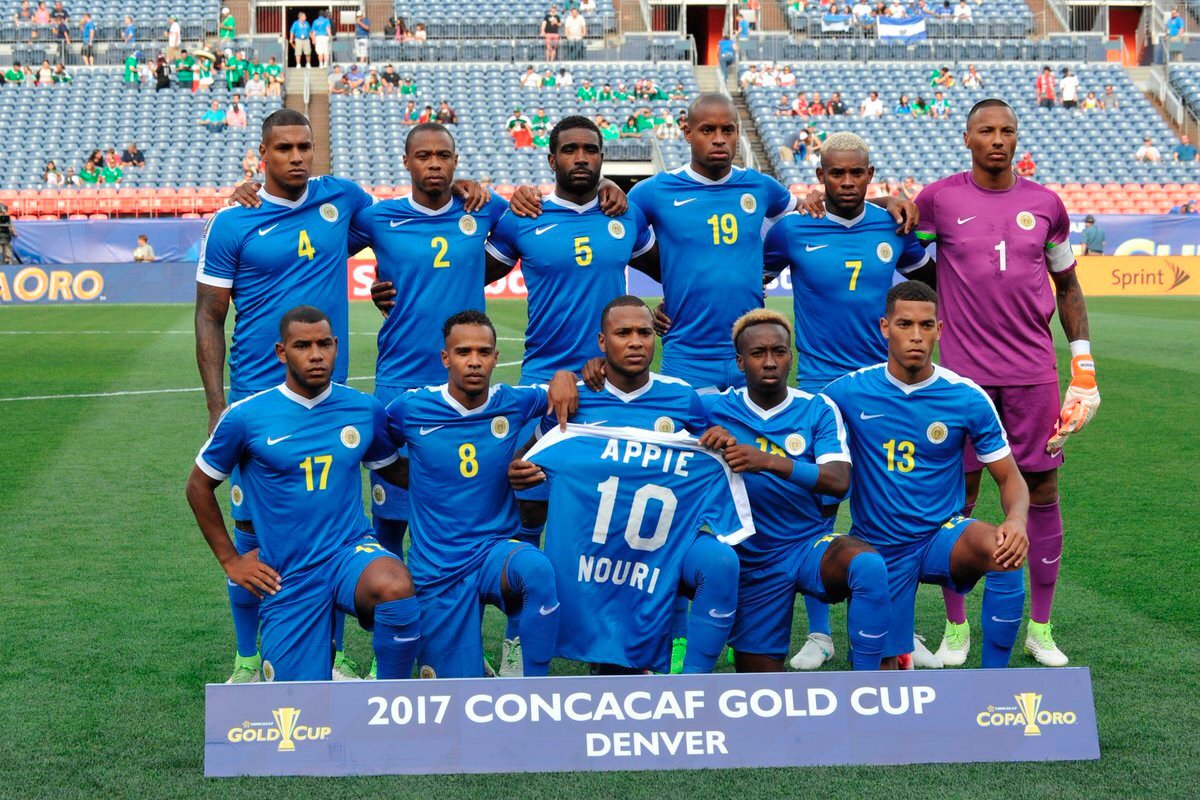 jarantonia's tweet photo. Our thoughts are with you 💭 🙏🏽 #StayStrongAppie #GoldCup https://t.co/Am6G7Cdd5h
