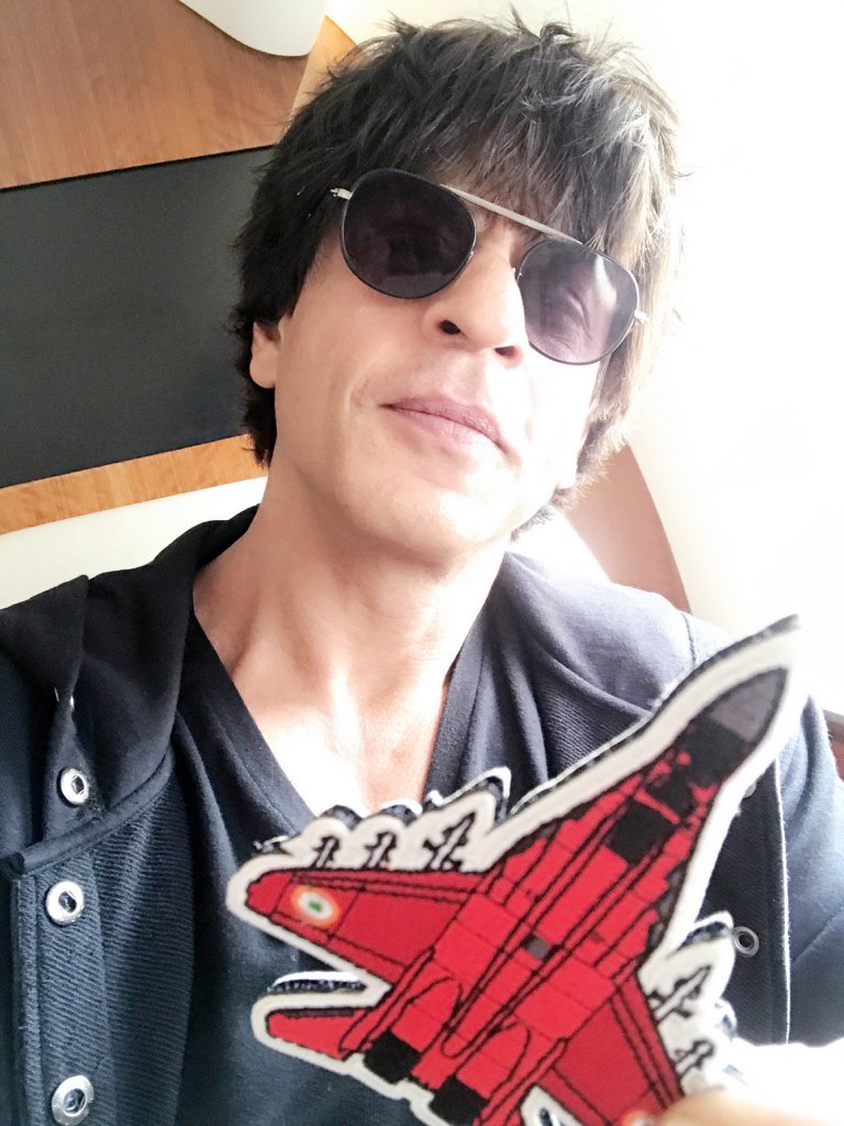iamsrk's tweet image. Thx Indian AirForce for ur kindness. Now to Jodhpur we fly….Harry on a tour…