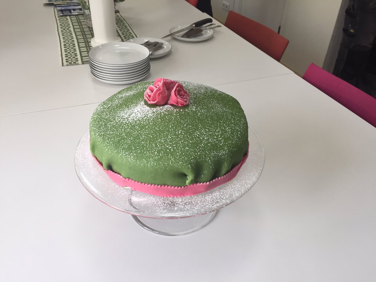 Today we celebrate HRH Crown Princess Victoria's 40th birthday <a href="/AmbSzweWarszawa/">Ambasada Szwecji</a> with Swedish Princess cake.