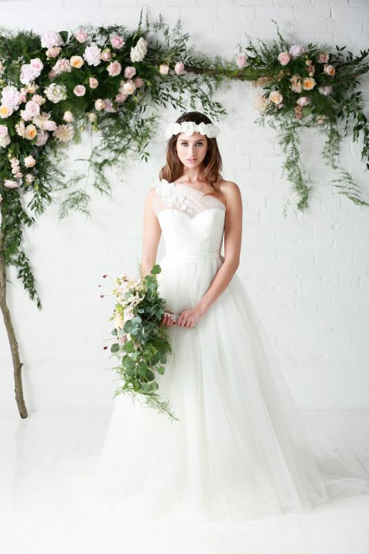 💞  Charlotte Balbier - Rosemary 💞

Size 10

Colour : Ivory 

Was £1650
Now £695
 #weddingdress #weddingdresses #weddingdresssale