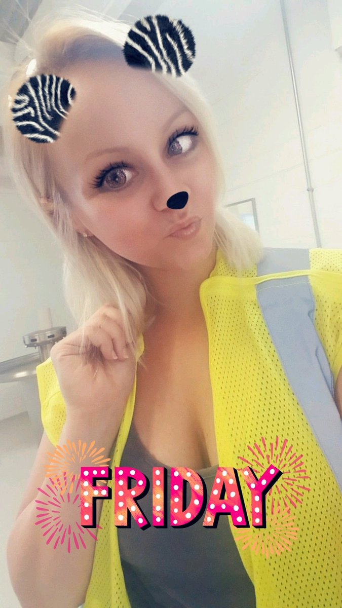 chelseaEARLY_'s tweet photo. Im feelin like a part of trucking again after being on my job for a year❤ #ShutDownWork #DontTellMySupervisorICanDriveAForktruck https://t.co/arGoOQpxCa