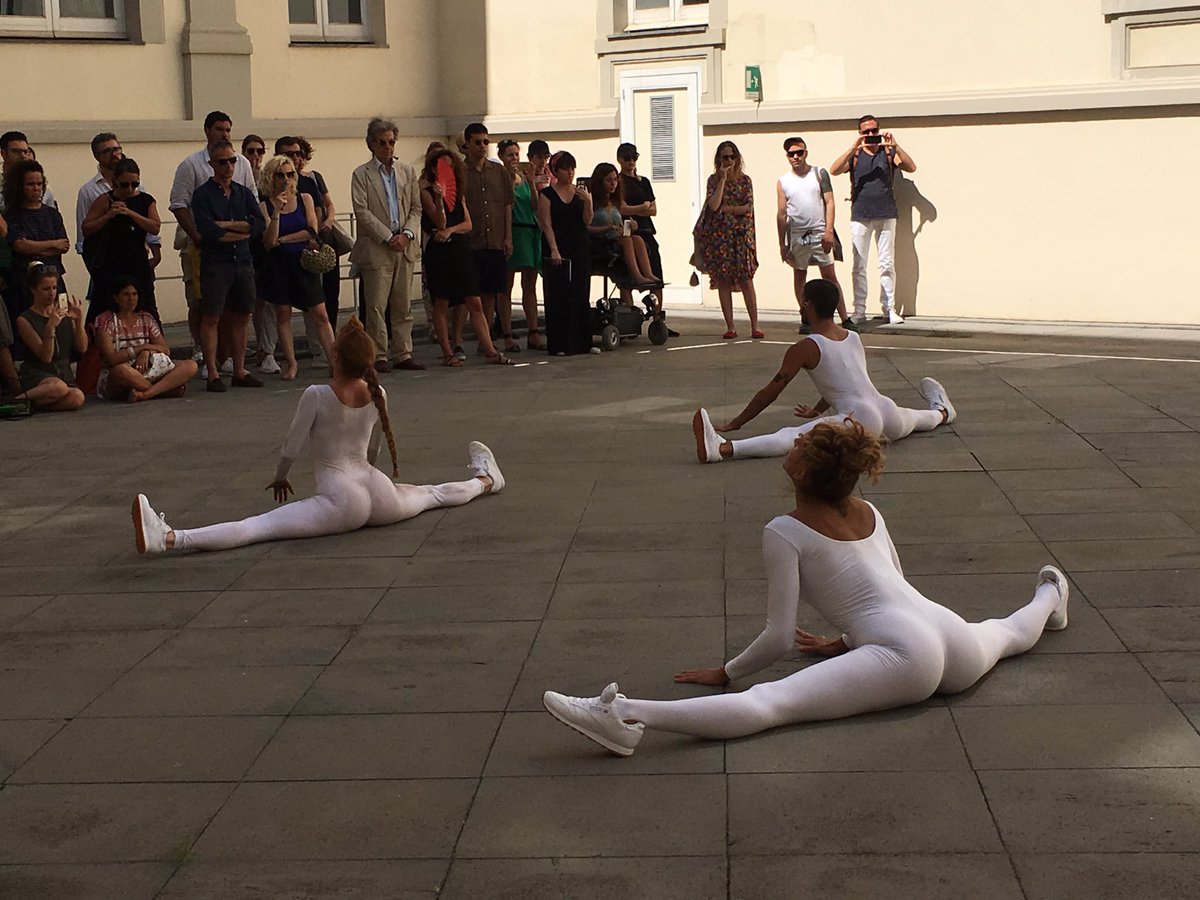 museomadre's tweet photo. L'interazione tra il corpo, la musica e la poesia: #ToCorpse #volcanoextravaganza #EddiePeak #PROGETTOXXI https://t.co/euNEDP7Nlt