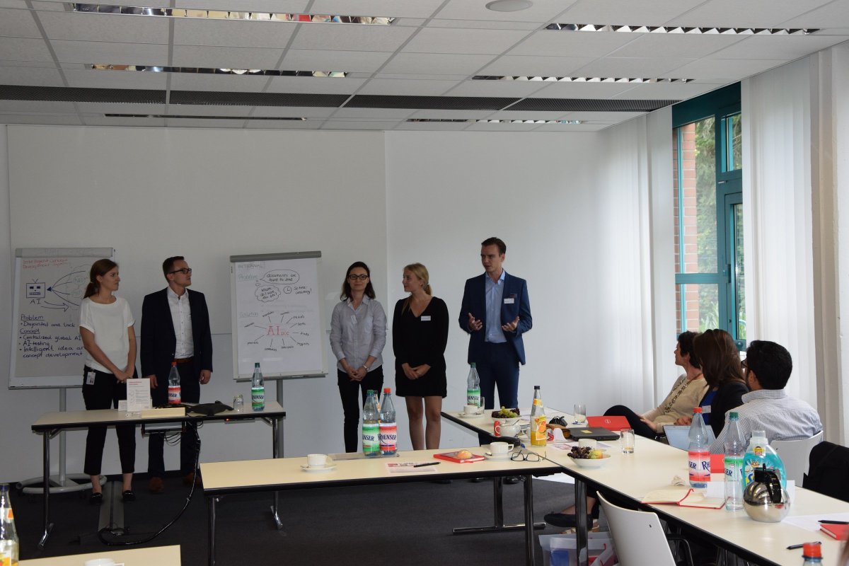 Another special day for our #interns at #HenkelGermany on their #internday at our #LaundryHomeCare business unit! :-)