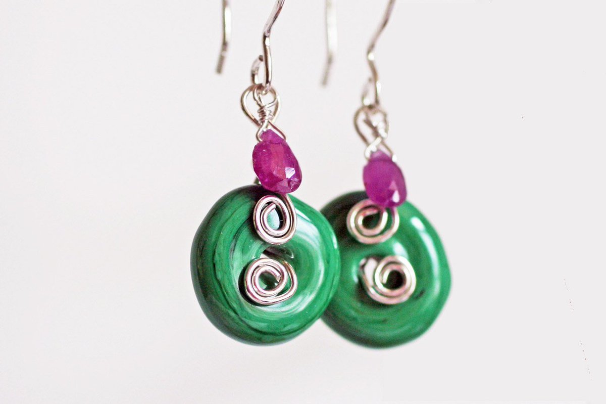 capcitycrafts's tweet photo. Watermelon Colors Sterling Silver Earrings, Green Lamp Work… https://t.co/SlZZYq4GYJ #handmadejewelry #SwirlEarrings https://t.co/7SQwJDwyGy