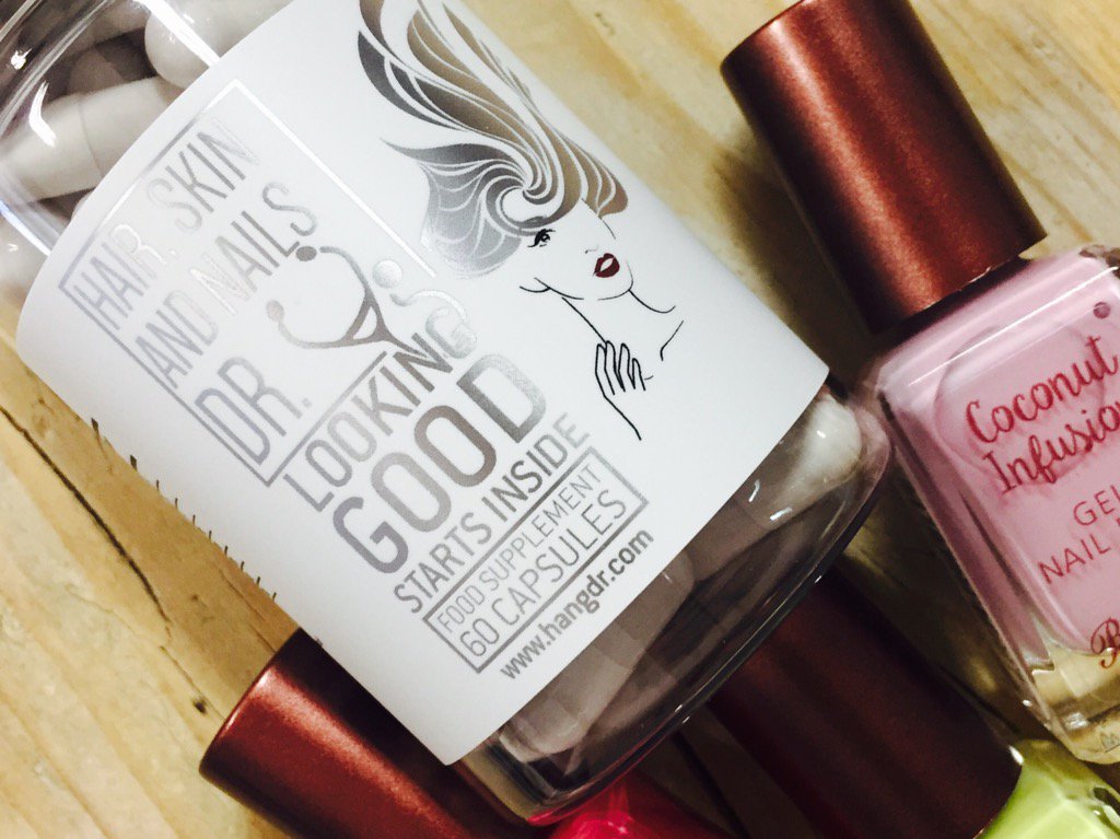 It's #FreebieFriday. To win <a href="/BarryMCosmetics/">Barry M Cosmetics</a> nail paint plus Hair, Skin and Nails Follow and RT by 3pm Mon 17th