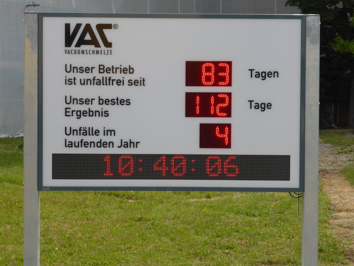 #LEDAnzeigen #Arbeitssicherheitsanzeigen #DigitalSignage pinstripe.de Tel.06181-911 222