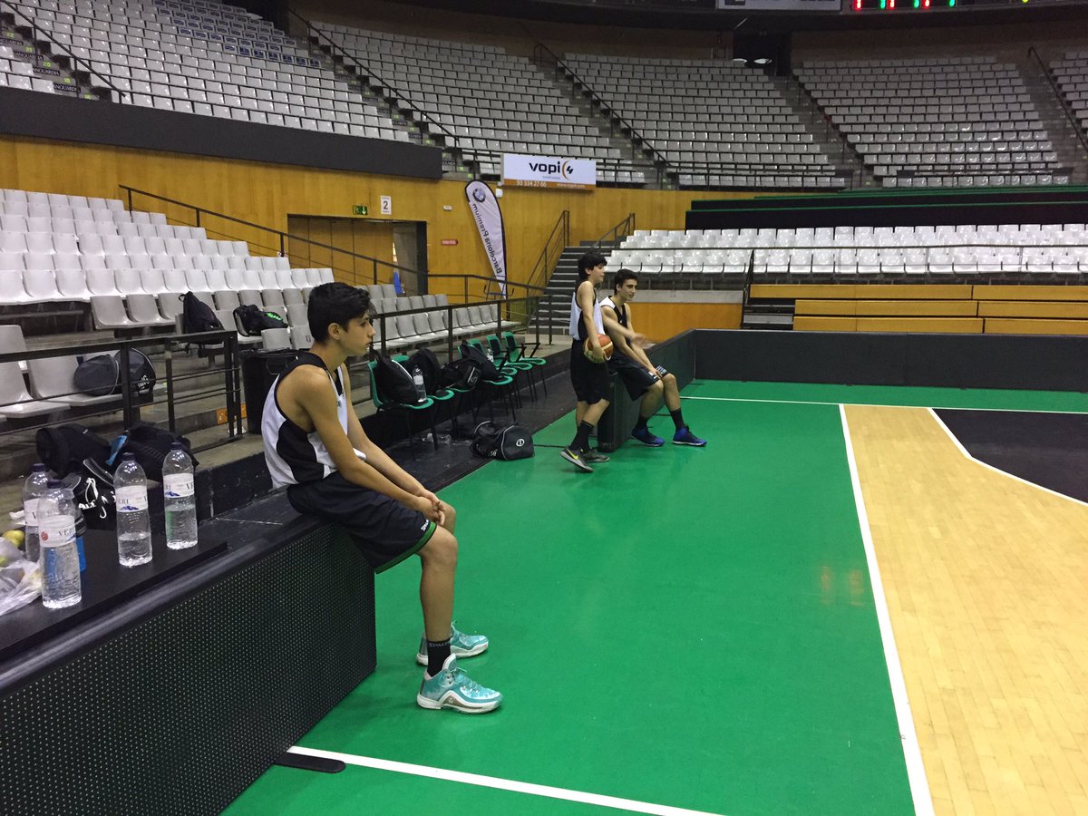 joventutmodel's tweet photo. Moment per les competicions al campus! #3on3 https://t.co/zWXKMpVJfZ