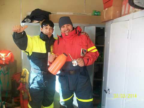 AAGOFICIAL's tweet photo. MARIO OJEDA _Montaje de andamios.  
Que trabajito eh!!!!!  Cuidate Mario https://t.co/Tr0CWqXyFi