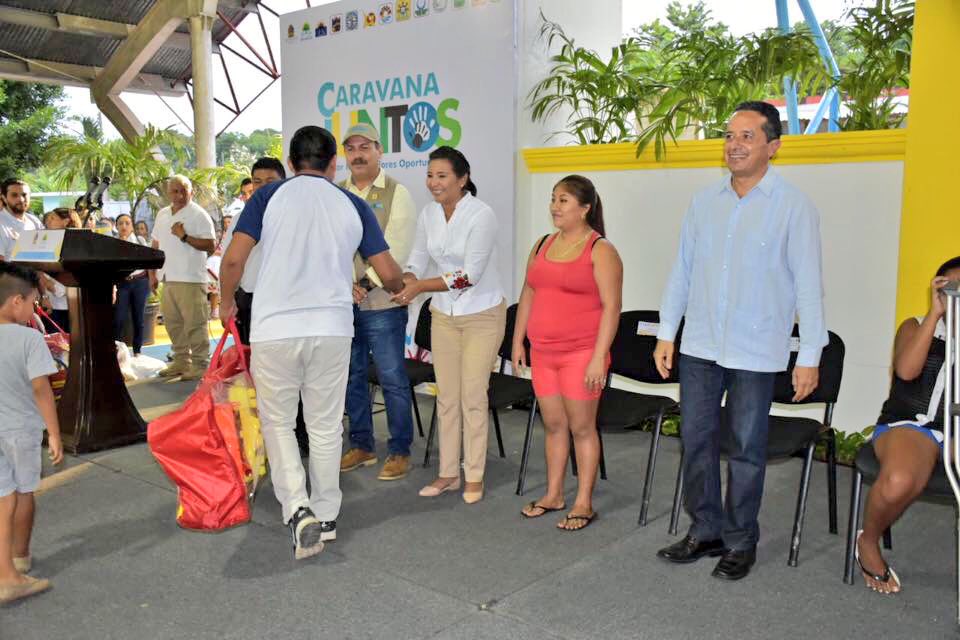 Agradezco a nuestro gobernador C.P. <a href="/CarlosJoaquin/">Carlos Joaquín</a> por su visita a la alcaldía de Señor. "Caravana Juntos por más y mejores oportunidades".