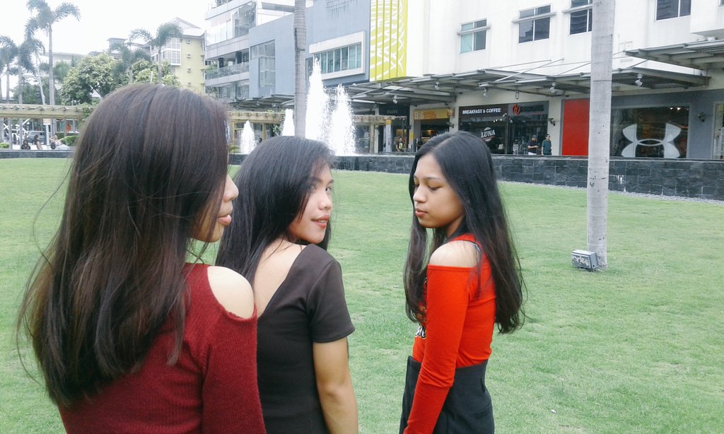 anneeeguevarra's tweet photo. just the 3 of us 🌻🍃💕 #beshies #bestfriendsforever #cieshlyadalace #pakmodels @AdaraAdor @AlyGanda18 https://t.co/MqWOXwBs5H