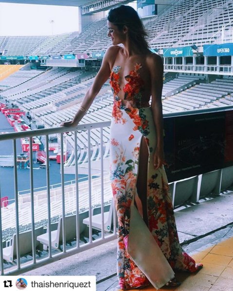 Muy felices de haber participado en este diseño de @jordidalmaunovias para la guapísima <a href="/thaishenriquezt/">Thaïs Henríquez</a> en la gala <a href="/diarioas/">Diario AS</a> y el @coe_es .