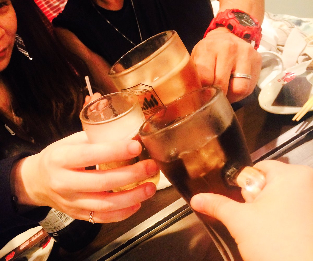 Aichamu93's tweet photo. ・

ミナミからの
パパ様の仕事場覗き＆お迎えで
本町にゃうぽよ ✌️

４軒目 。。

つかれすぎた 😫😫😫

・ https://t.co/KwvWg50tYd