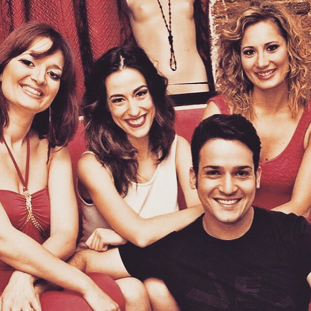 ELCASTING18's tweet photo. #HOY #TEATRO @ELCASTING18 #PUROTEATROEXTRAORDINARIO 🎭🎭🎭
4 años agotando las localidades ¿Te lo vas perder? https://t.co/923uy4ELDY https://t.co/4QclIEsUIF