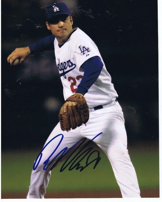 Happy 50th birthday to Robin Ventura. He pitched his whole career for the which was also his 