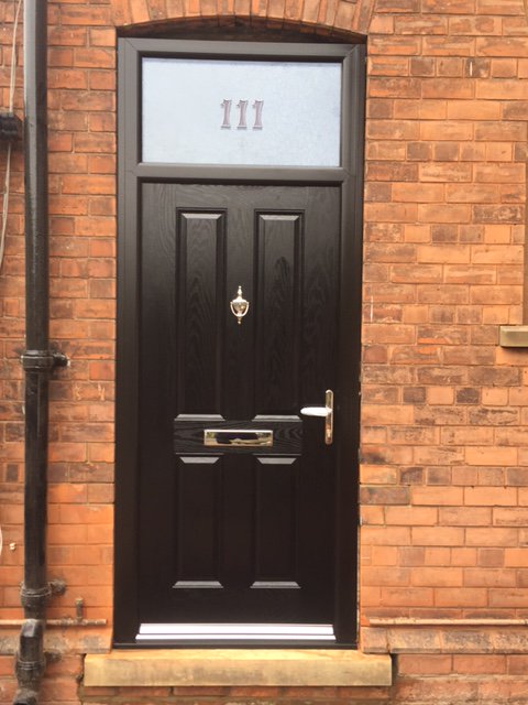 SashUKLimited's tweet image. Very stylish Seville Solid composite door with Top light fitted by #SashUKInstaller KP Double Glazing in Grimsby. #SashUK