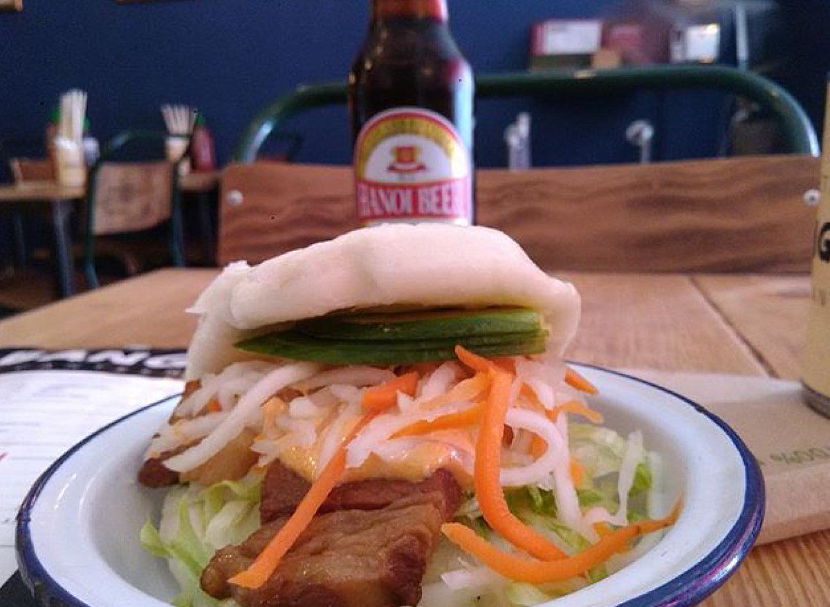 All the good stuff packed in between a soft pillowy bao. Banging.

📷: @alondonerslondon_