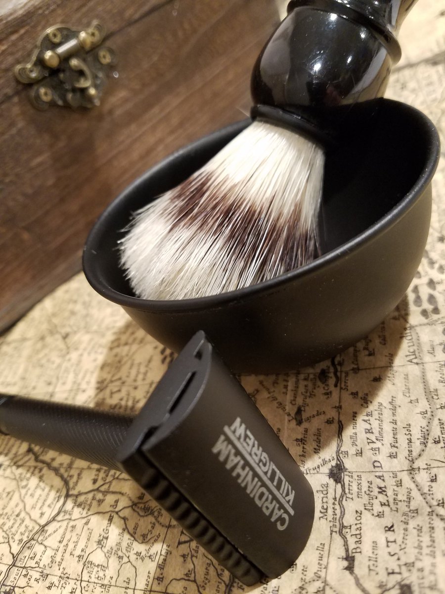 Cardinham's tweet image. Blacked out razor and bowl. #badger #shaving #luxury #gifts cardinhamkilligrew.com