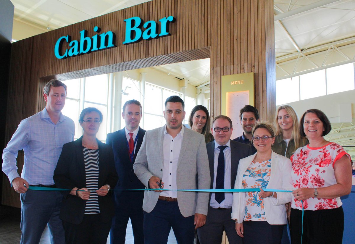 LPL_Airport's tweet photo. Today we're celebrating the official opening of the Cabin Bar at LJLA! Pop by for fine wines, cocktails &amp; airfield views...🎉✈️ https://t.co/g8IHCzNwLw