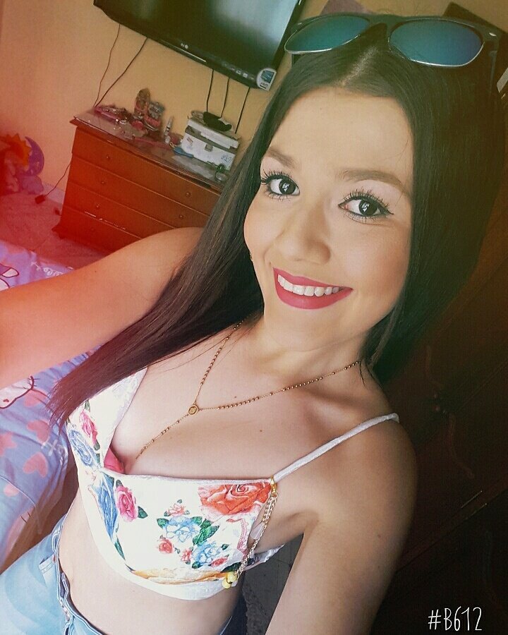 _tinavalen's tweet photo. Tengo tu foto pa volverme loco 🎤🎶🎧😎😍💞👑✌ https://t.co/Sh4vWT4rWT