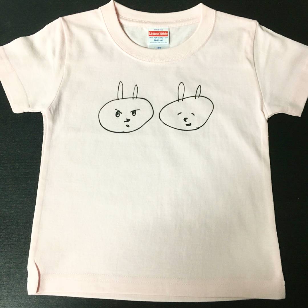 @91miyo 写真は③のキッズTシャツ。
イラスト5種類×カラー×サイズでお好きなものが作れます。

風呂待ちの赤子イラストもあるので、メンズポロシャツとお揃いで親子ペアにしても◎ 