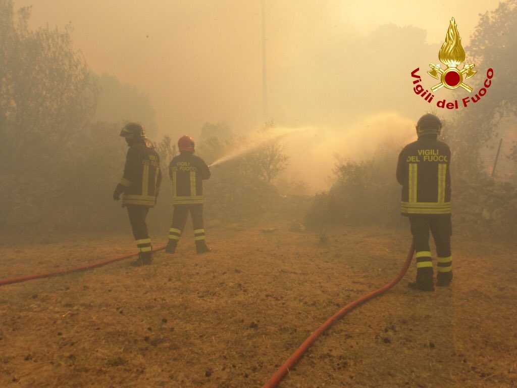 vigilidelfuoco's tweet photo. (14lug-15:30) #Incendi in #Sardegna, #vigilidelfuoco impegnati a #Olbia e #Ozieri tra i paesi di Padru e Alà dei Sardi https://t.co/iAyLjyepSb