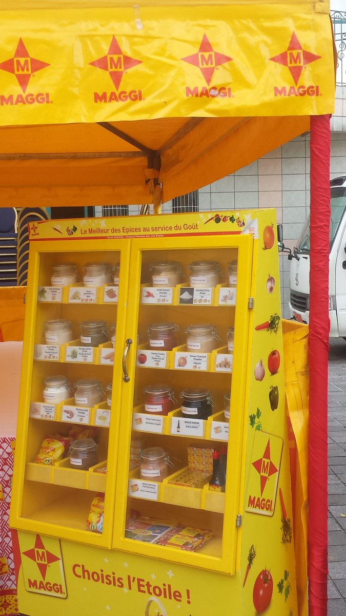 MarchesdElodie's tweet photo. Massa... Si toutes les entreprises pouvaient se déployer comme ça pour les blogueurs. Love it! #BloggersWorkshop #Nestle https://t.co/pGLumBMGAj