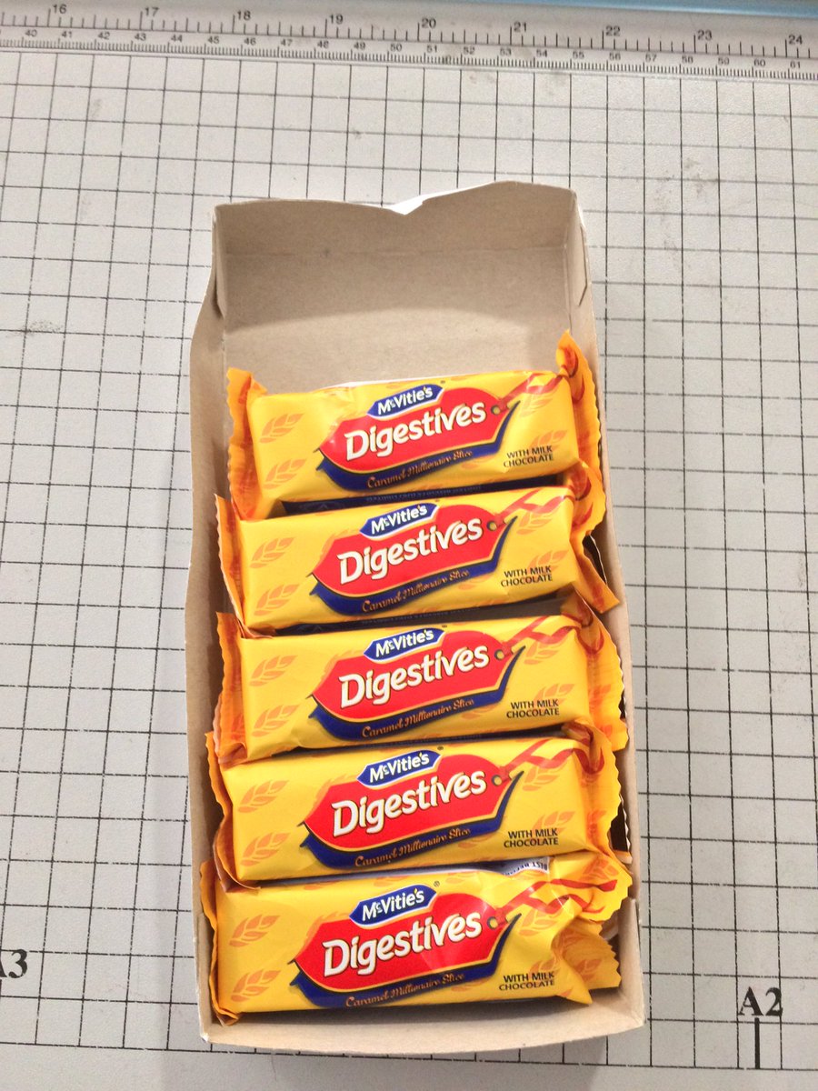 johntbohan's tweet image. Ok @McVities this is poor! #buyingair #badpackaging A perfect example of selling about 22% of air. Now come on you could get 6 in, not 5!