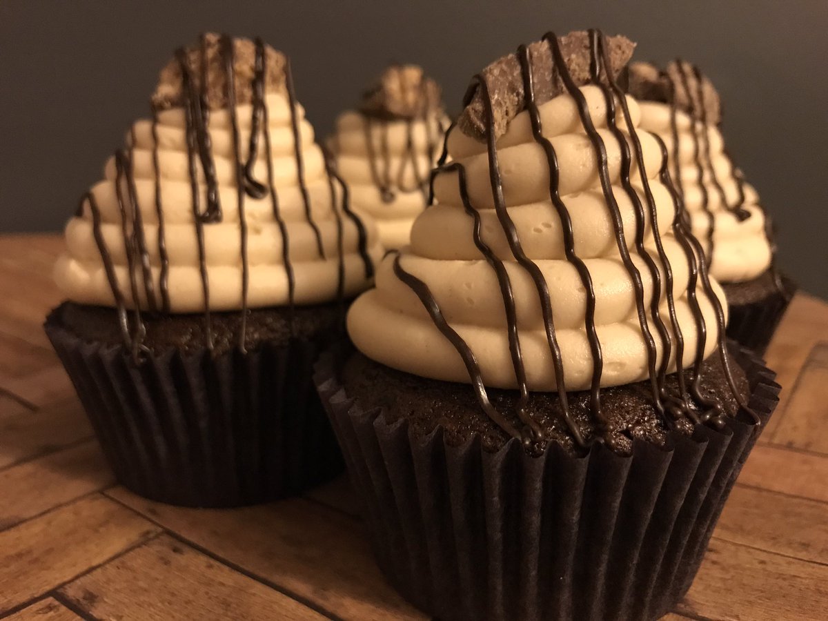 Chocolate Peanutbutter Martini #reeses #peanutbutter #chocolate