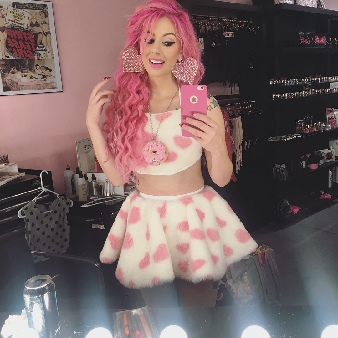 Instagram annalee belle Annalee Belle