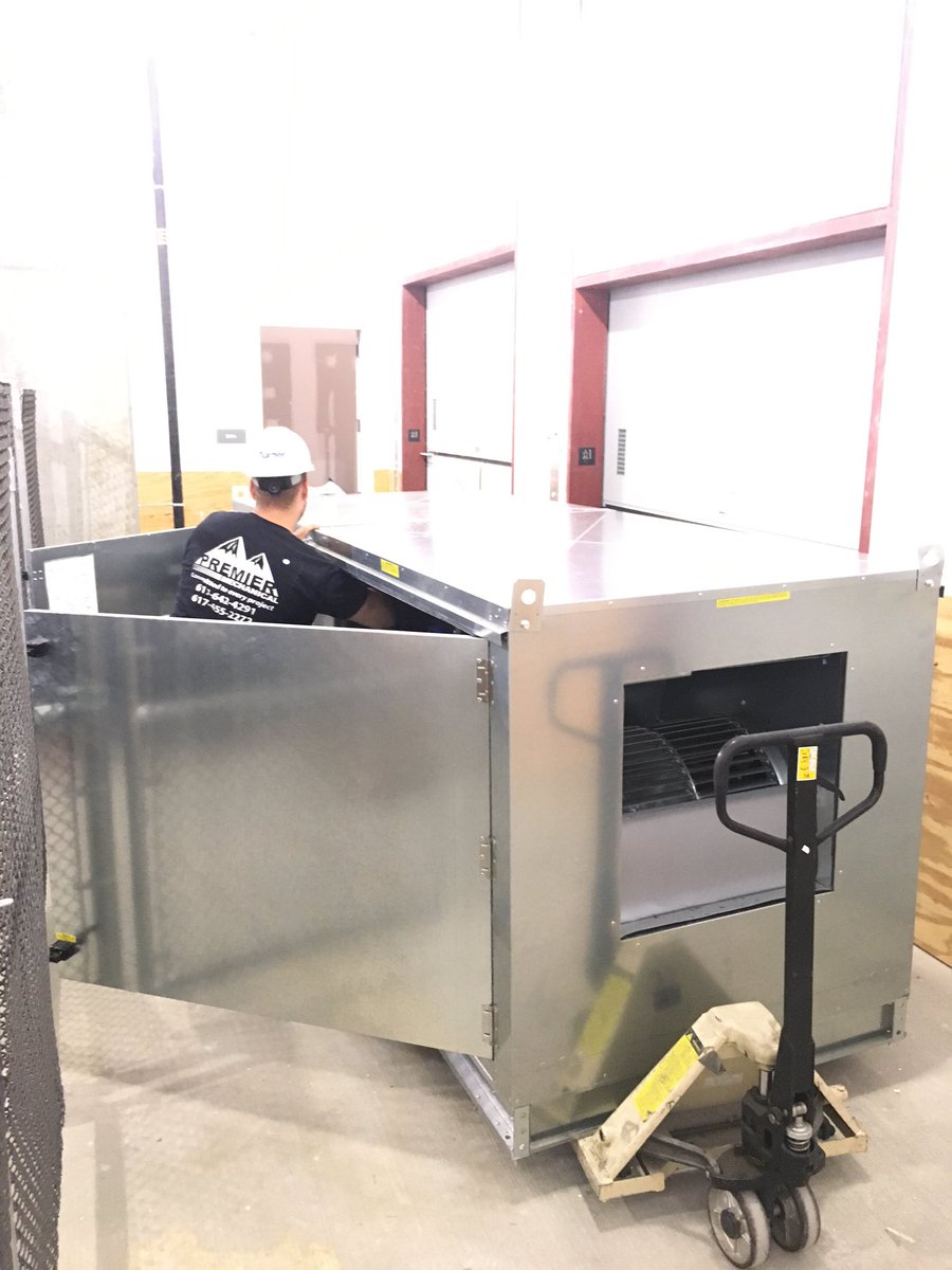 PremierMechLLC's tweet photo. 9,000cfm MAU getting ready for an elevator ride to @scorpionbar in Boston's Seaport #premiermechanical https://t.co/tXnxTFDsyQ