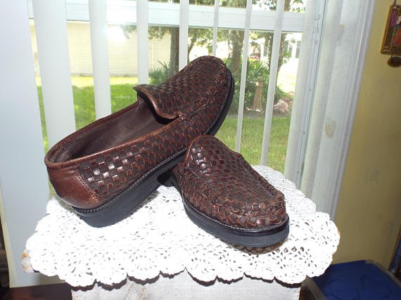 SweetPeaVintage's tweet photo. Love these vintage #ColeHahn #leathershoes https://t.co/2c3abdEBmx #sweetpeavintage #Mensfashion #menswear https://t.co/QnLIJFTtie