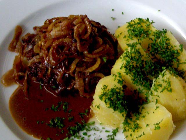 john1966olsen's tweet photo. #Sådan 2 store stegte #løg på en #pande med #salt og lidt #karry over, er nok til varmt #mad med #pastaskruer eller #ris.
#MongoFood https://t.co/armsHw4P1h