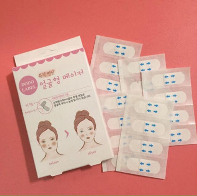 LOOPBOXX's tweet photo. #SALE ⁉️#DODOLABEL แผ่นแปะหน้าเรียลลดเหนียง ลดให้เลยแค่ #250฿ เท่านั้น !!
รีบเข้ามาซื้อเข้าน้าาา เอาไปลองใช้ลองเล่นกันสาวๆ ! #howtoperfect https://t.co/mQbd8BgAt5