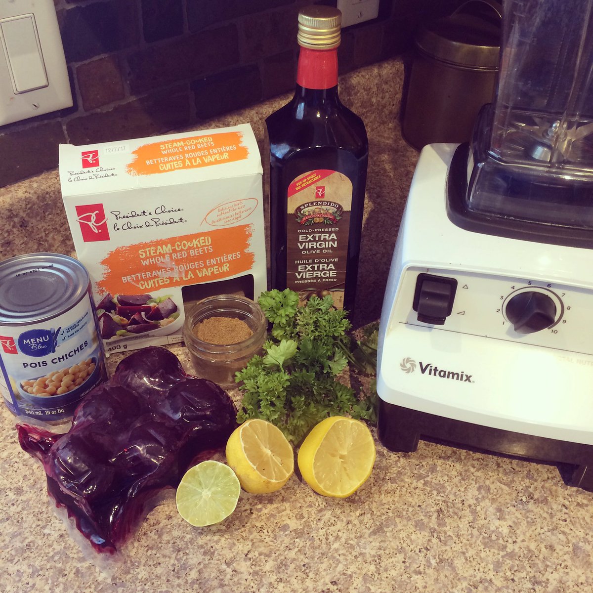 AlisonNutrition's tweet photo. Qui arrivera à deviner ce que je prépare? @PresChoice @Vitamix @ProvigoQc https://t.co/Fp8IkxNyBJ
