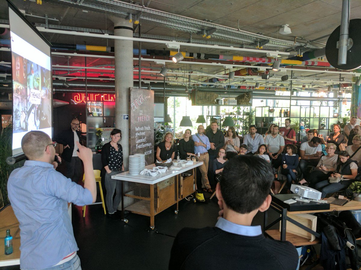 Spannende Keynote “Digital Transformation, Exponential Entrepreneurship and the Internet of Things Design” von Tobias Martens. #TOA17