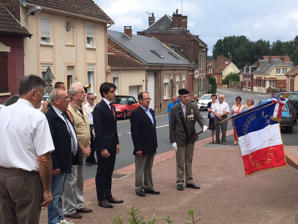 Cérémonie patriotique du #14juillet à Pierrepont-sur-Avre en présence de maires du canton. Vive la France rurale ! 🇫🇷