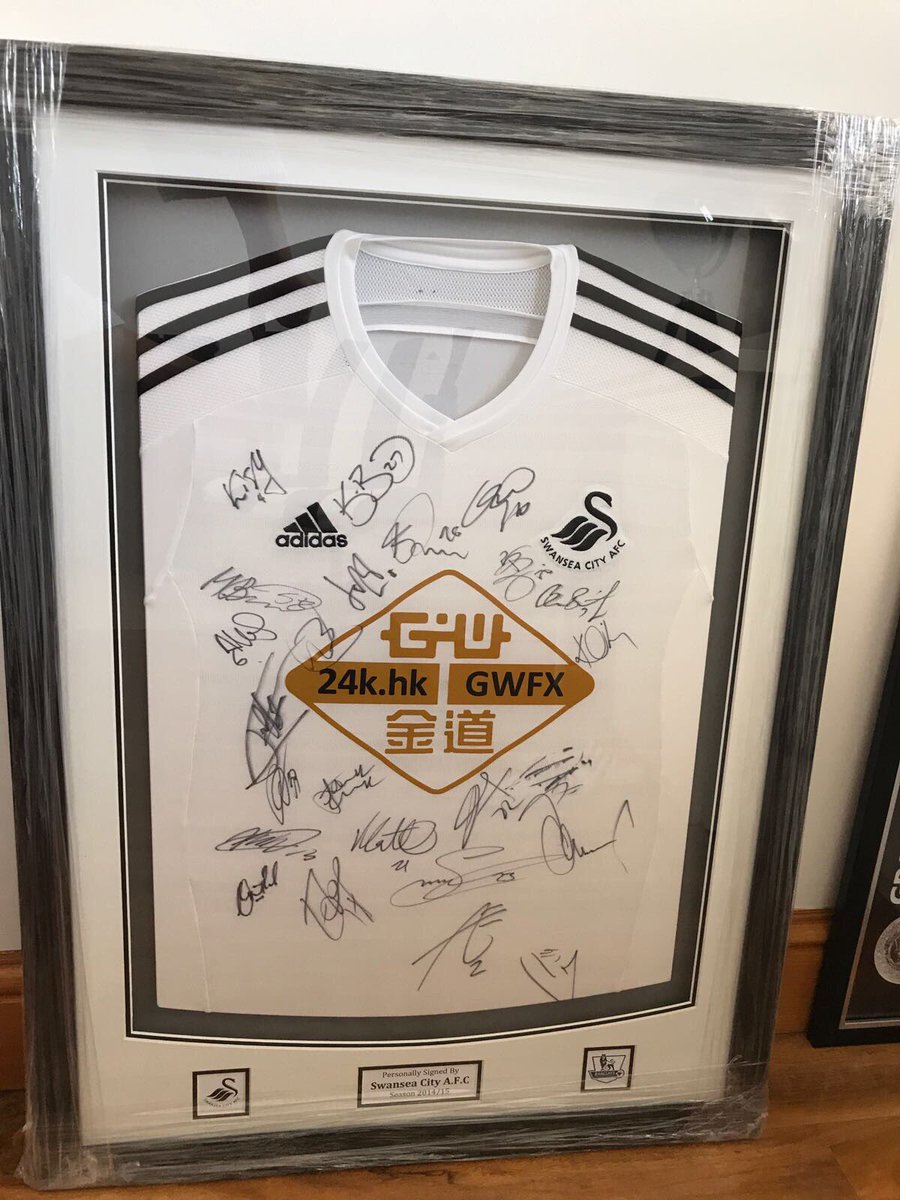 Anyone looking to bid on this <a href="/SwansOfficial/">Swansea City AFC</a> shirt. The best Swans team ever 2014/15 Signed and Framed. £100 at the moment *2 days left*