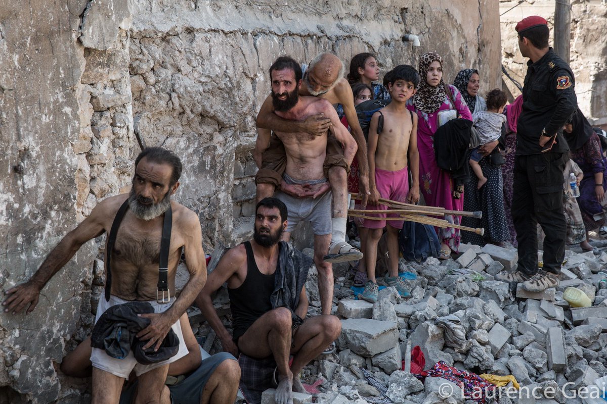 #Mossul some of my pictures of our report with @OliveFlore for @ParisMatch Some civilians are still locked inside, and fighting is not over