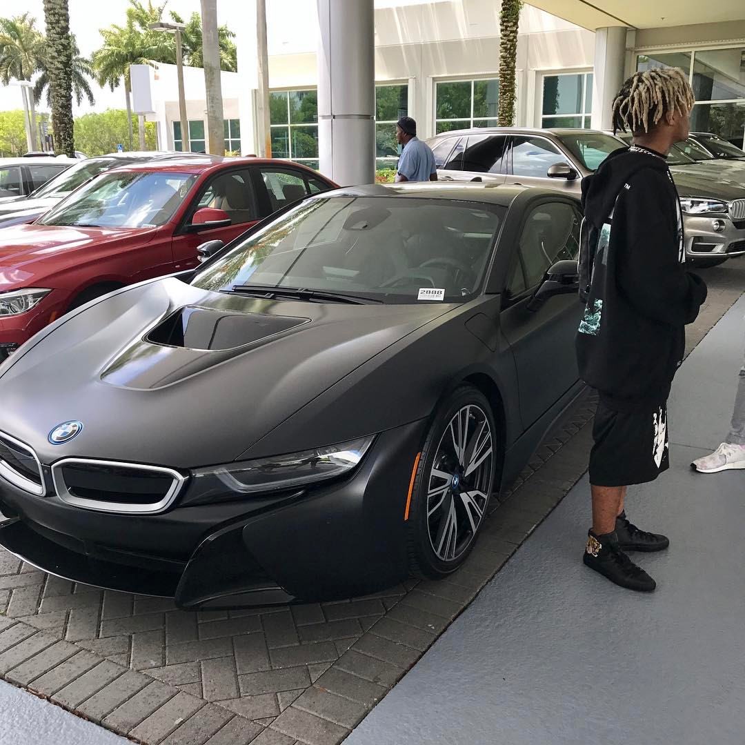 xxx - fanpage on X: X's first car and it's a BMW i8 🔥  t.coAisRxyCFFM  X