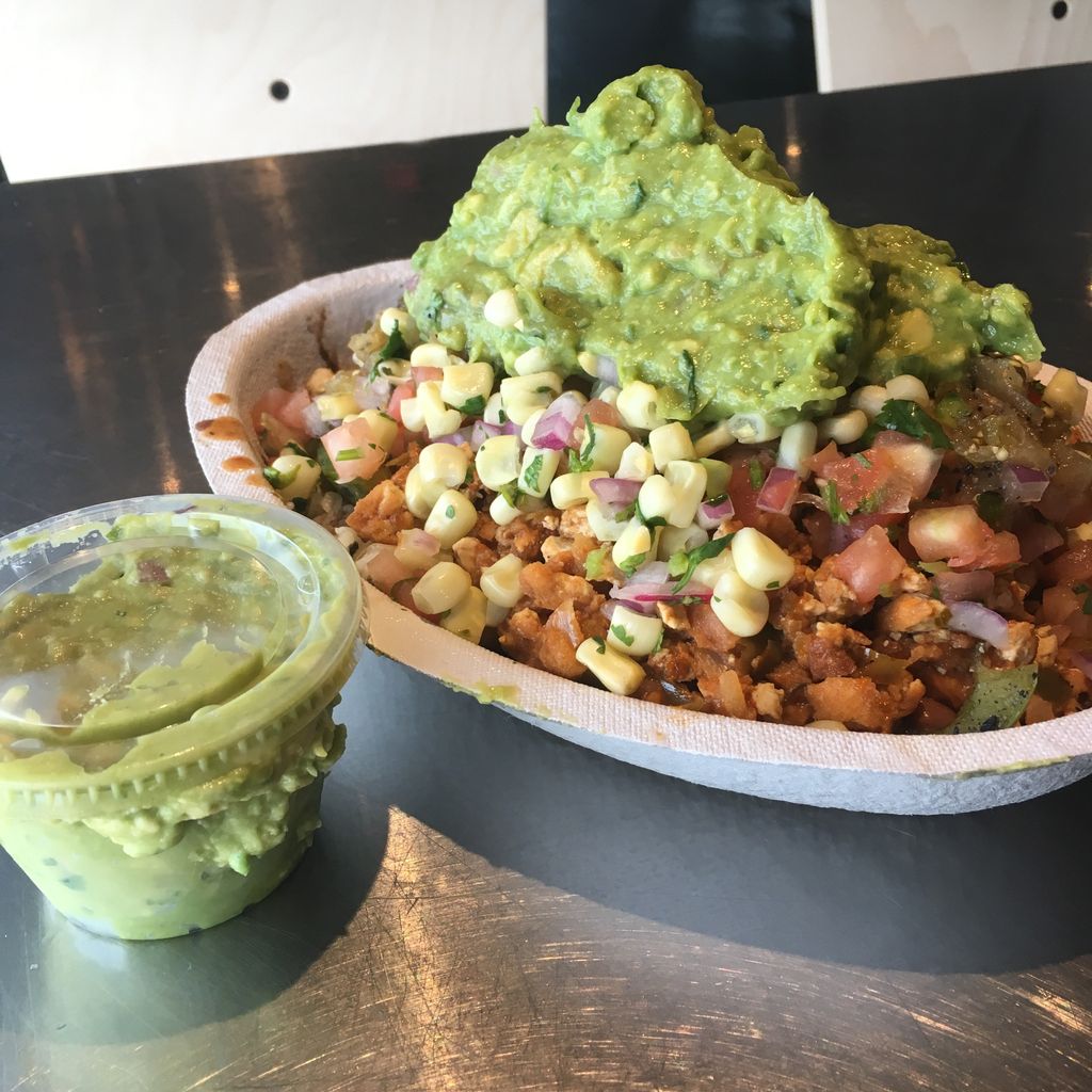 TheHumaneLeague's tweet photo. Double #Sofritas and double #guac? Yes, please! #ChipotleIsBae https://t.co/mwceGyAdHn