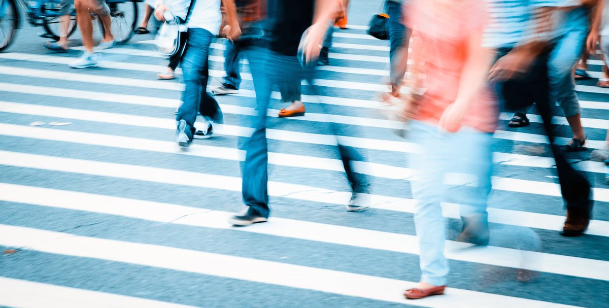 Hawaiian bill bans texting while crossing the road thenextweb.com/insider/2017/0…