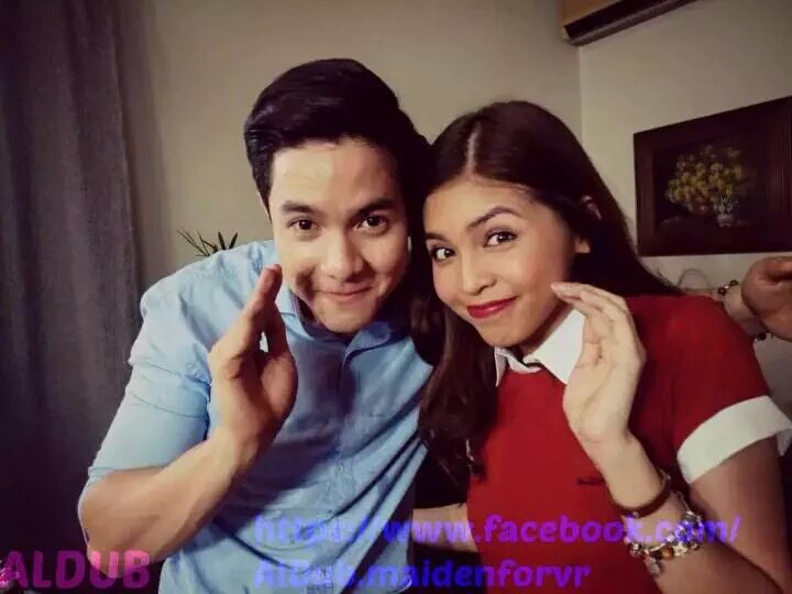 Sowinmel's tweet photo. No touch ✋✋✋ first ever picture together!!!
@aldenrichards02 @EatBulaga https://t.co/ZyVPlaejBq