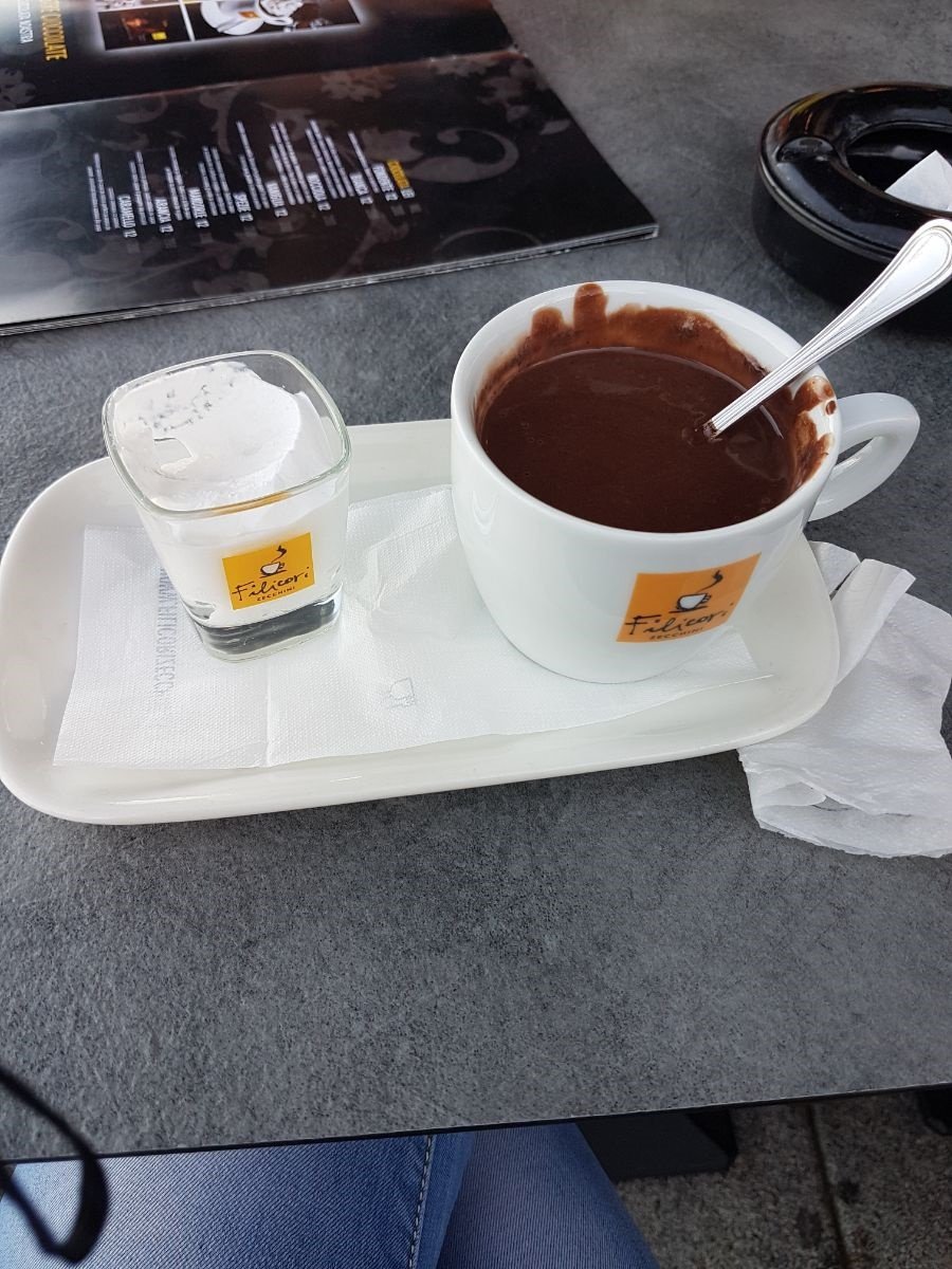 d_ioanaM's tweet photo. Best chocolate with cinammon ever
#Fillicori #J'adore #ViveLaFrance https://t.co/ULS0xMr2uM